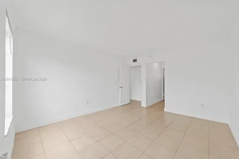 525 W 69th Street Hialeah FL 33014