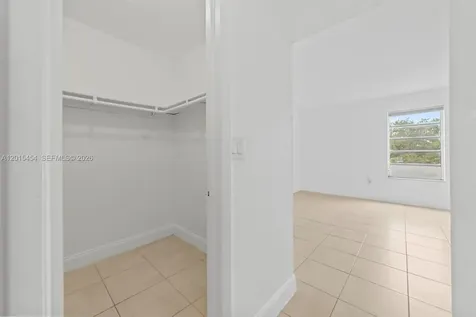 525 W 69th Street Hialeah FL 33014