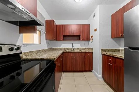 525 W 69th Street Hialeah FL 33014