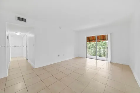 525 W 69th Street Hialeah FL 33014