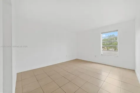 525 W 69th Street Hialeah FL 33014