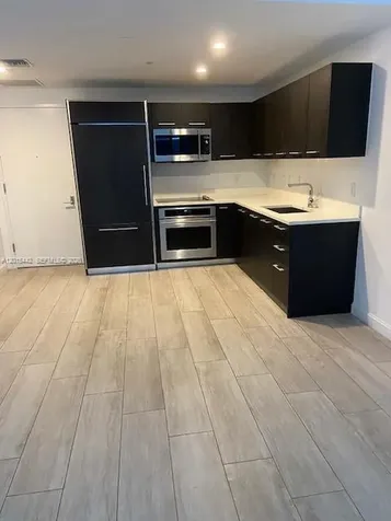 45 SW 9th Street Miami FL 33130