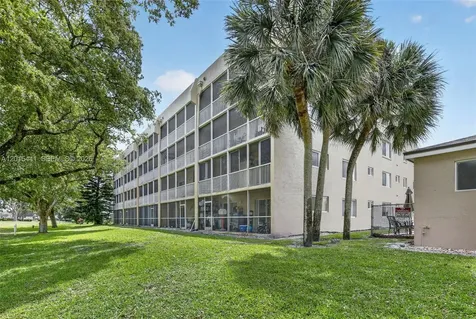 9470 Tangerine Place Davie FL 33324