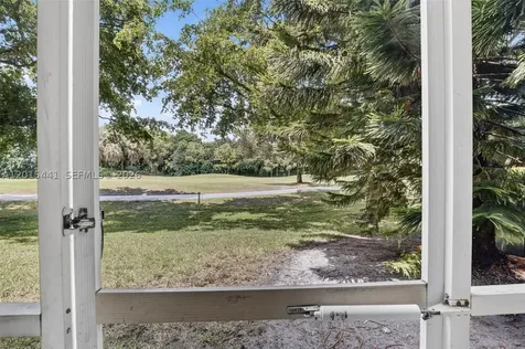 9470 Tangerine Place Davie FL 33324