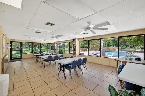 9470 Tangerine Place Davie FL 33324
