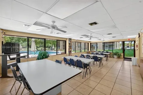 9470 Tangerine Place Davie FL 33324