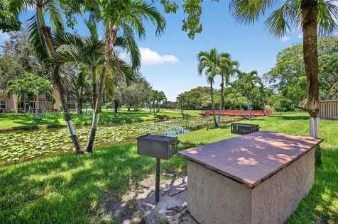 9470 Tangerine Place Davie FL 33324