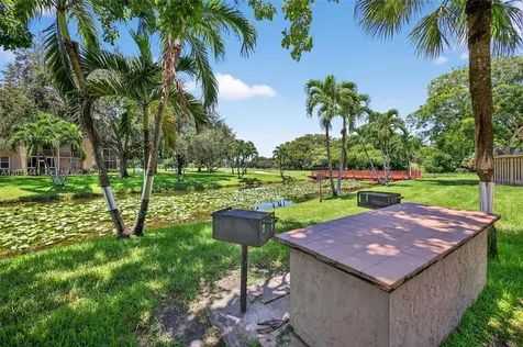 9470 Tangerine Place Davie FL 33324