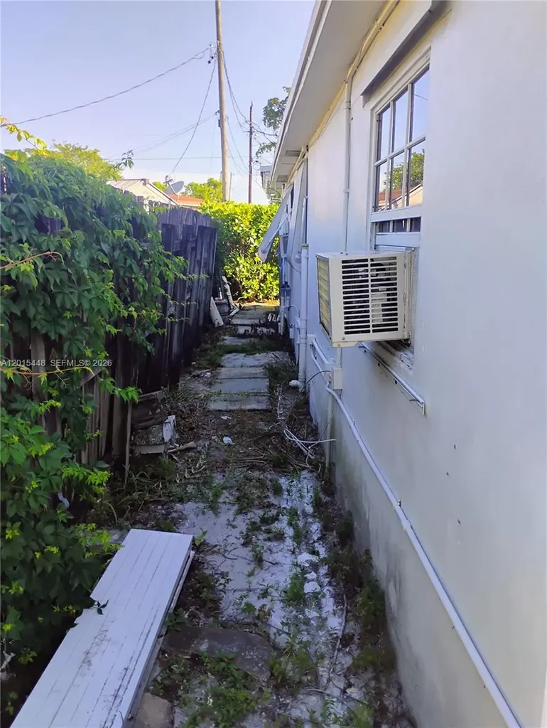 5832 Polk Street Hollywood FL 33021