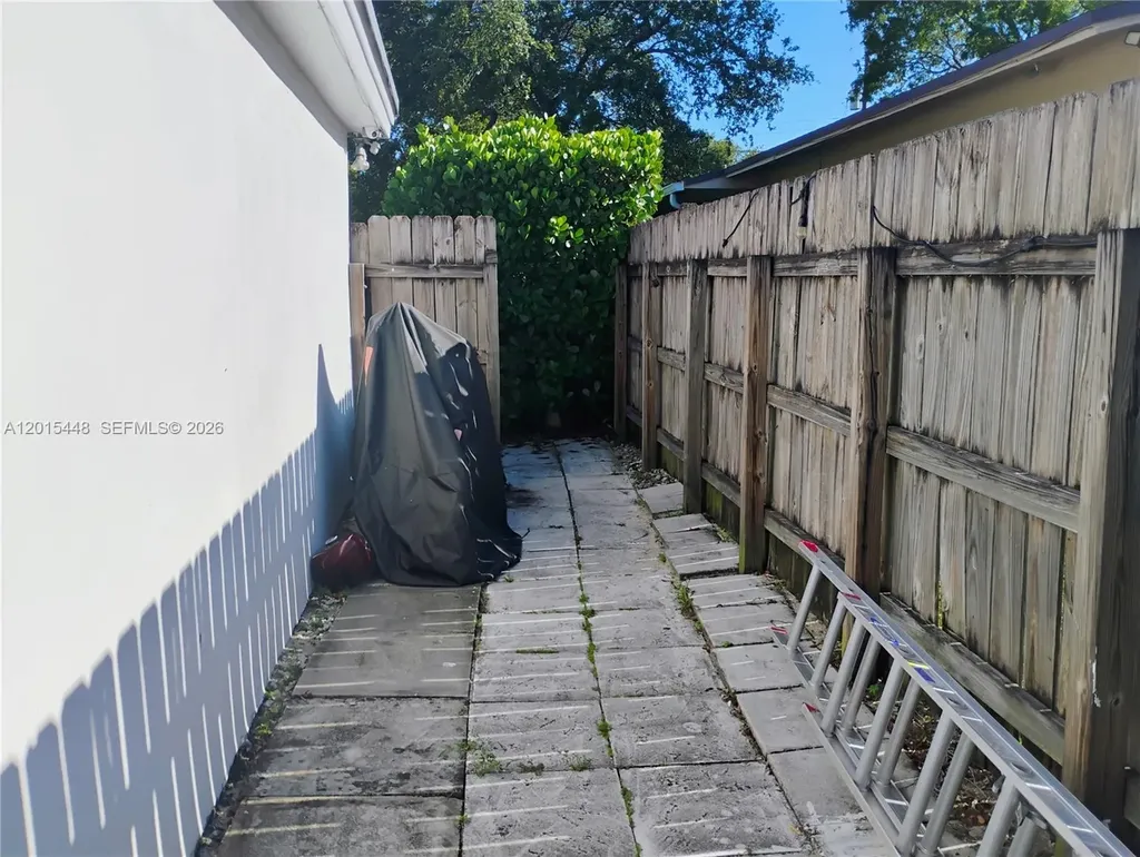 5832 Polk Street Hollywood FL 33021