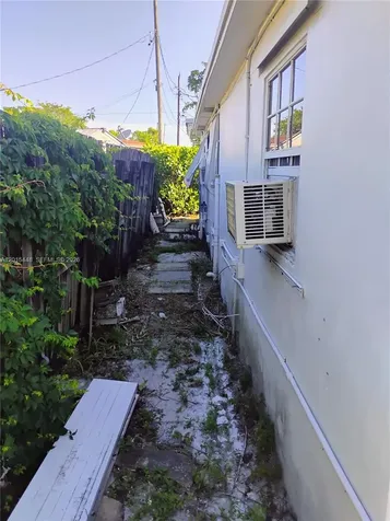 5832 Polk Street Hollywood FL 33021