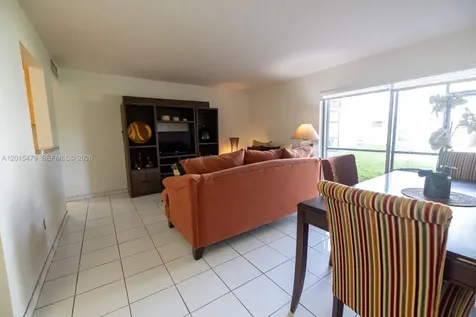 10385 N Kendall Drive Miami FL 33176