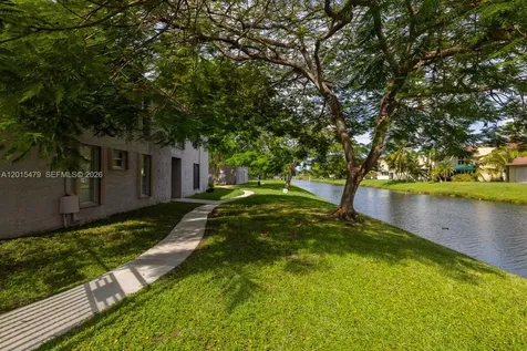 10385 N Kendall Drive Miami FL 33176