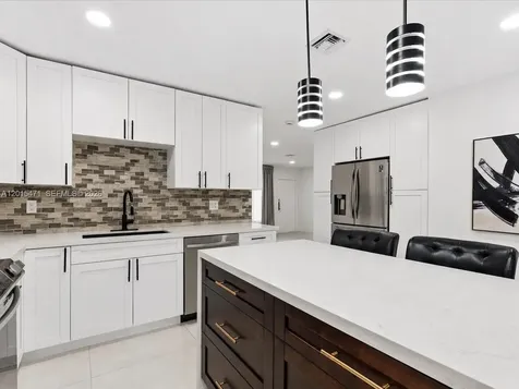400 NW 30th Court Wilton Manors FL 33311