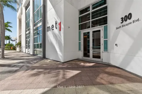 300 S Biscayne Boulevard Miami FL 33131