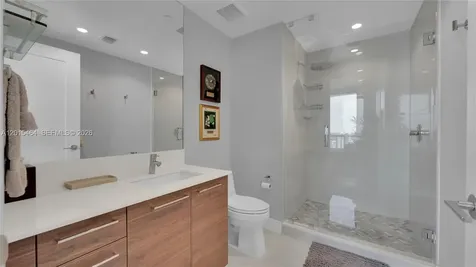 100 E Las Olas Boulevard Fort Lauderdale FL 33301