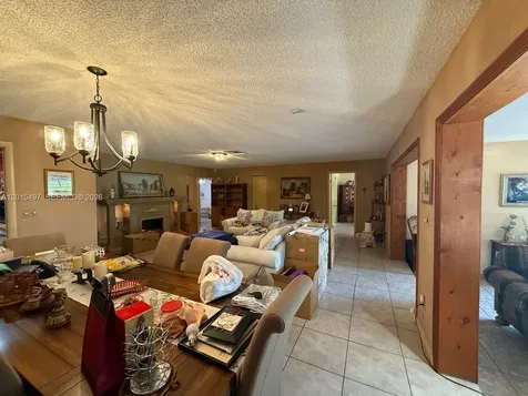 19300 W Lake Drive Hialeah FL 33015