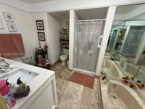 19300 W Lake Drive Hialeah FL 33015