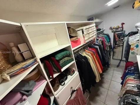 19300 W Lake Drive Hialeah FL 33015