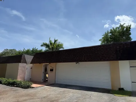 19300 W Lake Drive Hialeah FL 33015