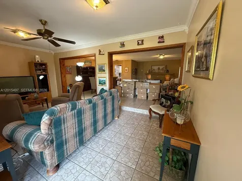 19300 W Lake Drive Hialeah FL 33015