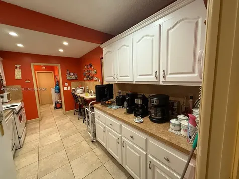 19300 W Lake Drive Hialeah FL 33015