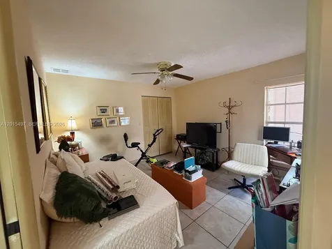 19300 W Lake Drive Hialeah FL 33015