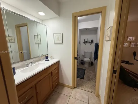 19300 W Lake Drive Hialeah FL 33015