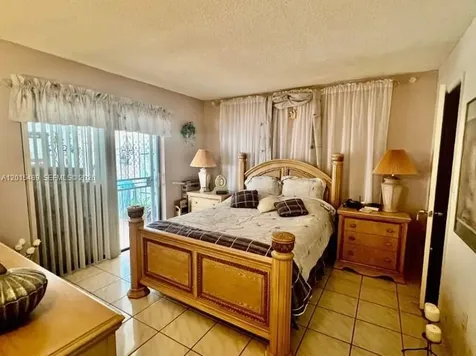 1460 N 43rd Place Hialeah FL 33012