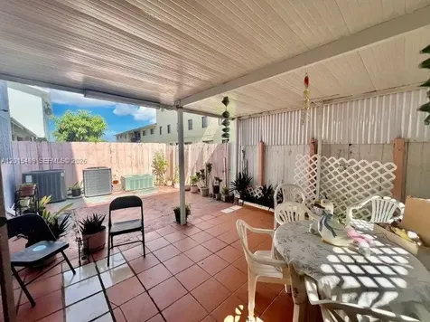 1460 N 43rd Place Hialeah FL 33012