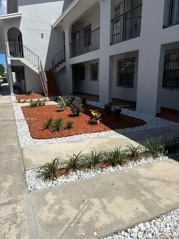 1460 N 43rd Place Hialeah FL 33012