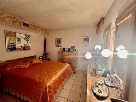 1460 N 43rd Place Hialeah FL 33012