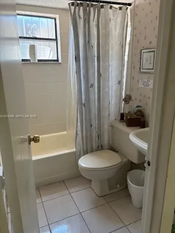 1460 N 43rd Place Hialeah FL 33012