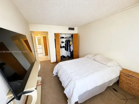 3375 N Country Club Drive Aventura FL 33180