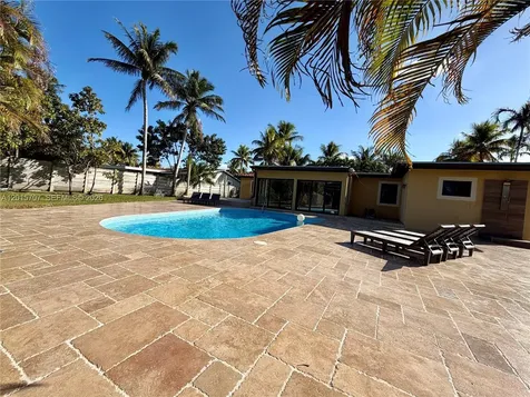2639 Monroe Street Hollywood FL 33020