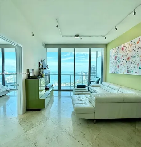 888 SE Biscayne Boulevard Miami FL 33132