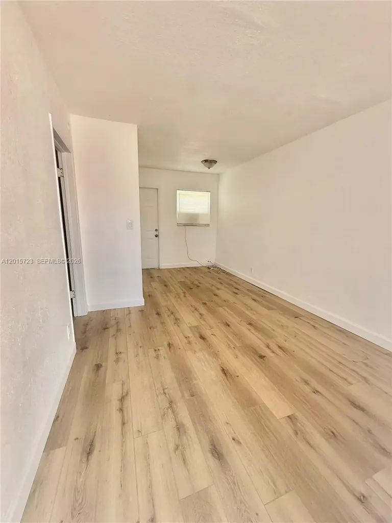 125 SW 5th Court Dania Beach FL 33004