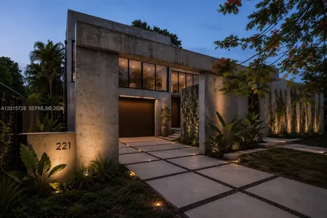 221 SW 25th Road Miami FL 33129