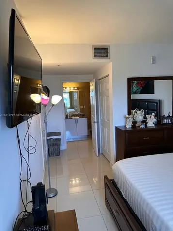 2300 NW 7th Street Miami FL 33125