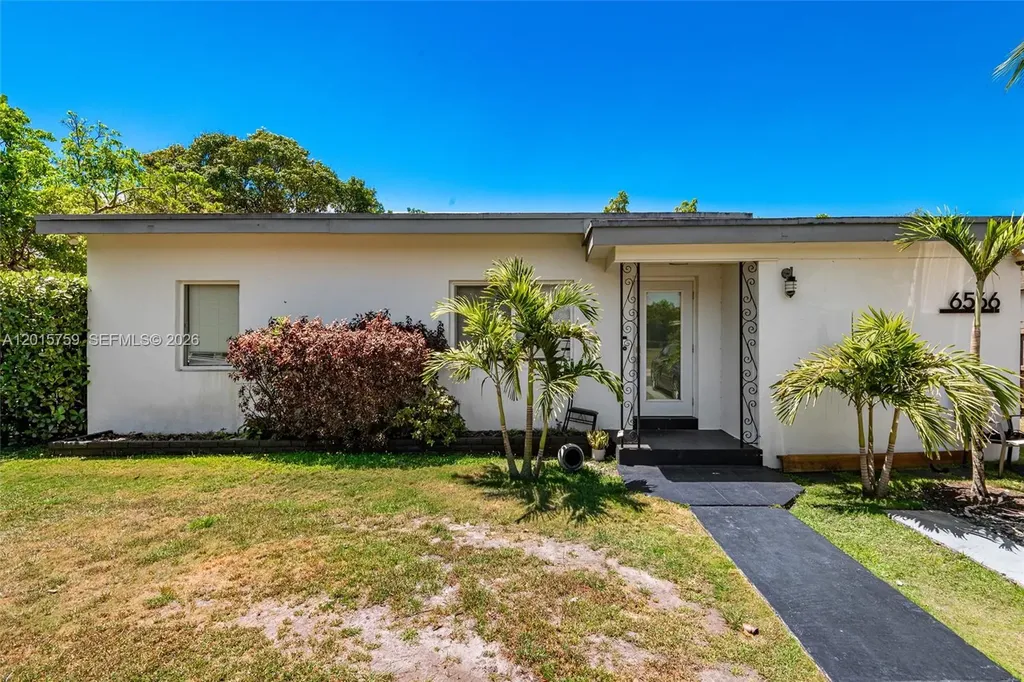 6566 SW 52nd Terrace South Miami FL 33155