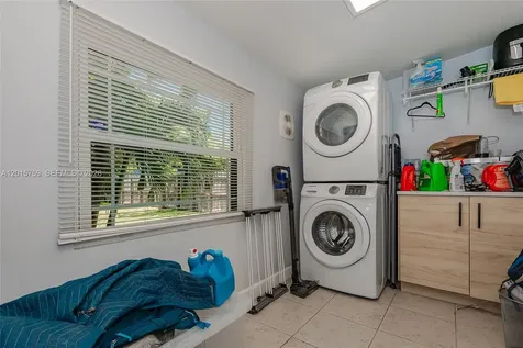 6566 SW 52nd Terrace South Miami FL 33155