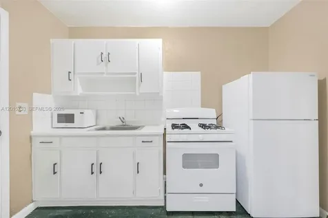 126 SW 18th Avenue Miami FL 33135