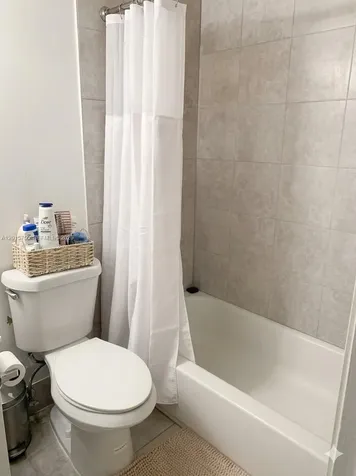 341 Ives Dairy Road Miami FL 33179