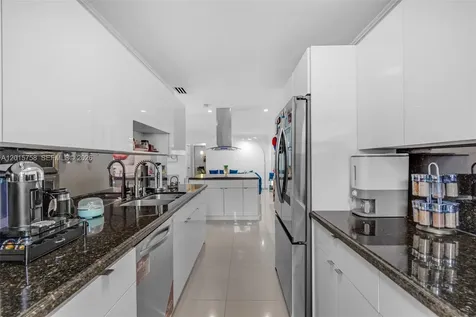 46 NE 164th Street Miami FL 33162