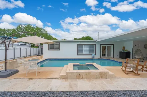 46 NE 164th Street Miami FL 33162
