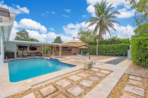 46 NE 164th Street Miami FL 33162