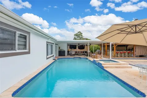 46 NE 164th Street Miami FL 33162