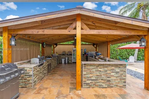 46 NE 164th Street Miami FL 33162