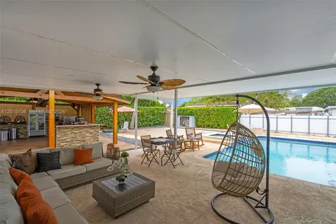 46 NE 164th Street Miami FL 33162