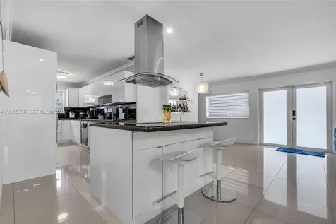 46 NE 164th Street Miami FL 33162